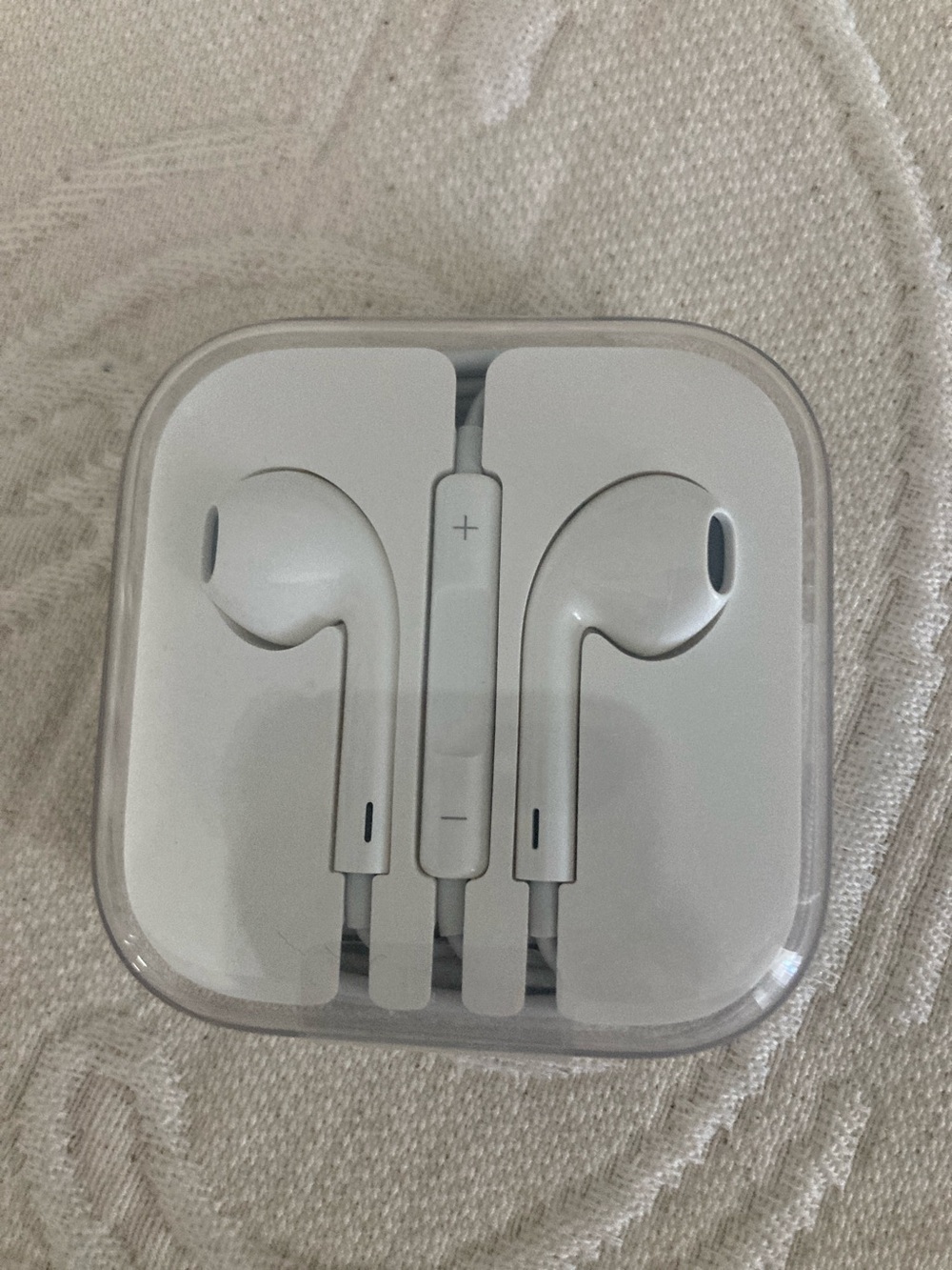 Apple White EarPods with Lightning Connector in Clear Carry Case